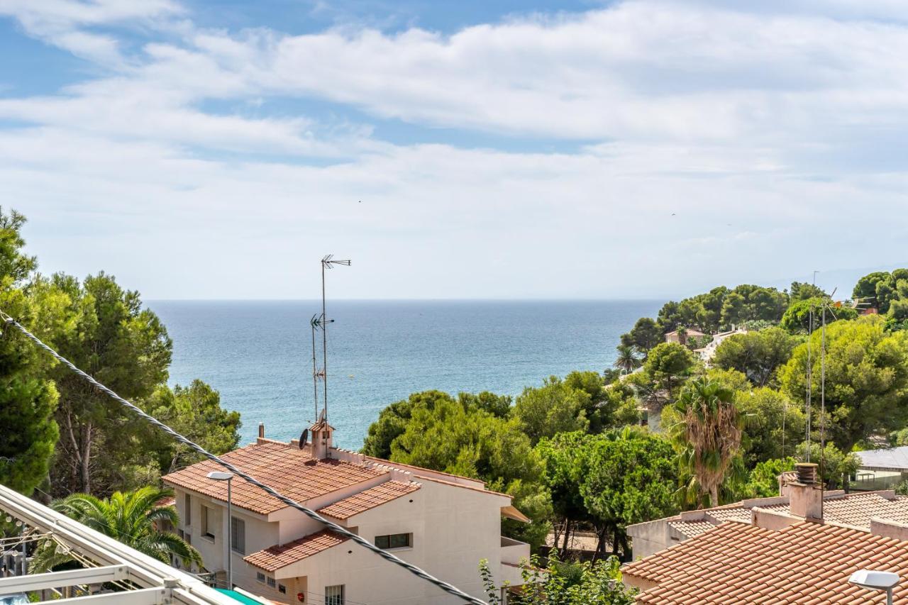 Beach Front Retro Hideaway In Salou Exterior photo