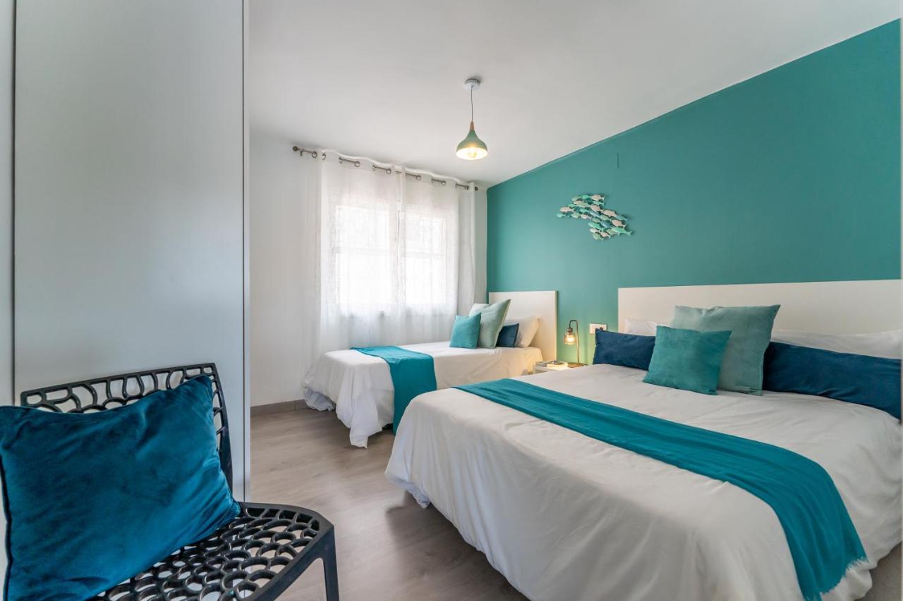 Beach Front Retro Hideaway In Salou Exterior photo