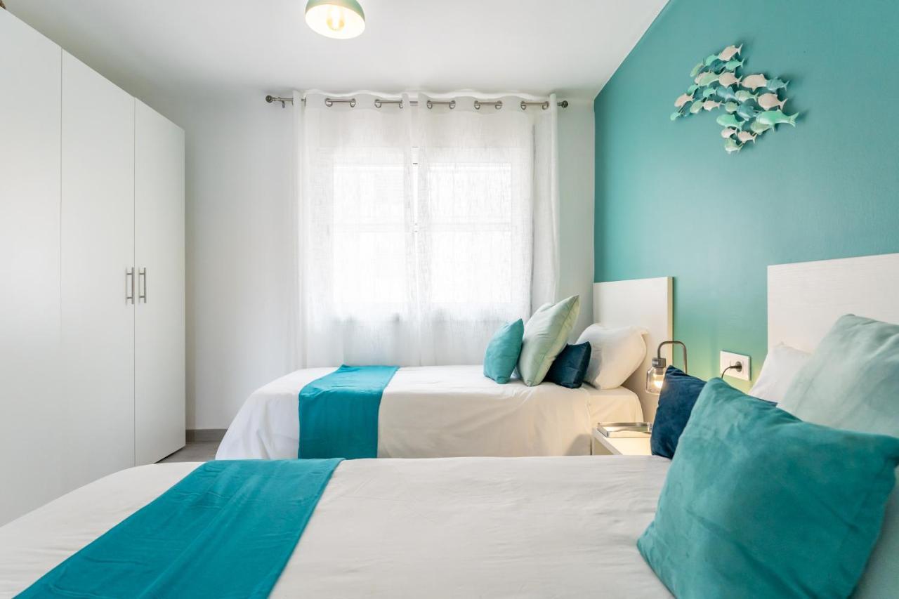 Beach Front Retro Hideaway In Salou Exterior photo