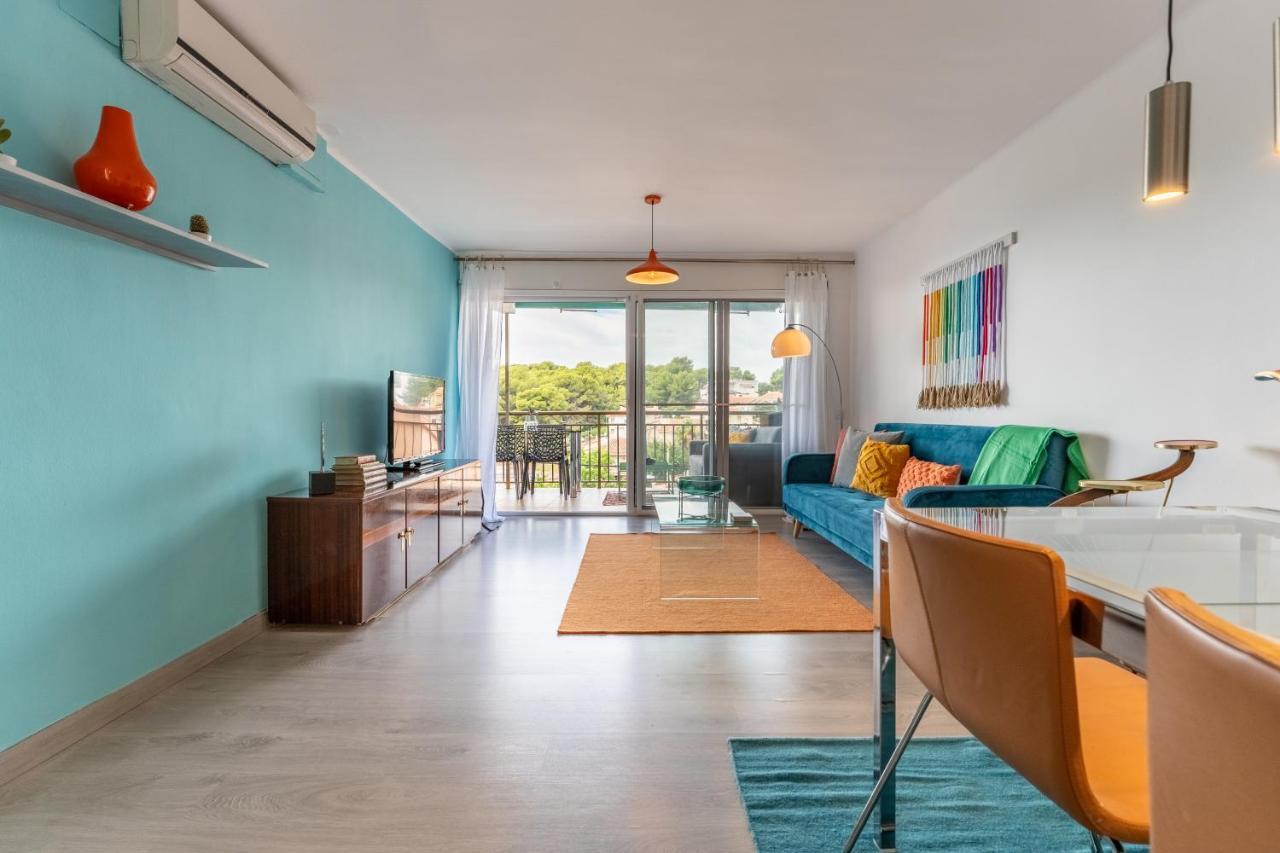 Beach Front Retro Hideaway In Salou Exterior photo