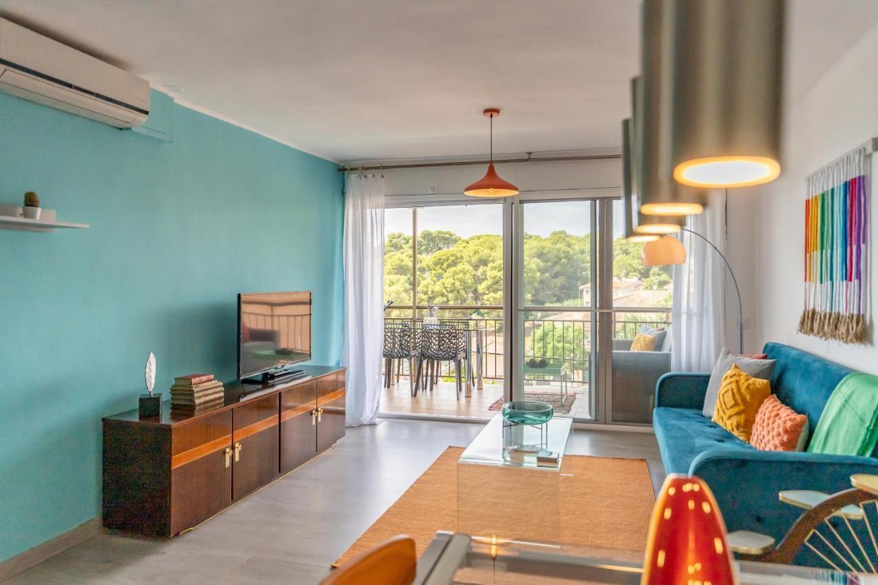 Beach Front Retro Hideaway In Salou Exterior photo