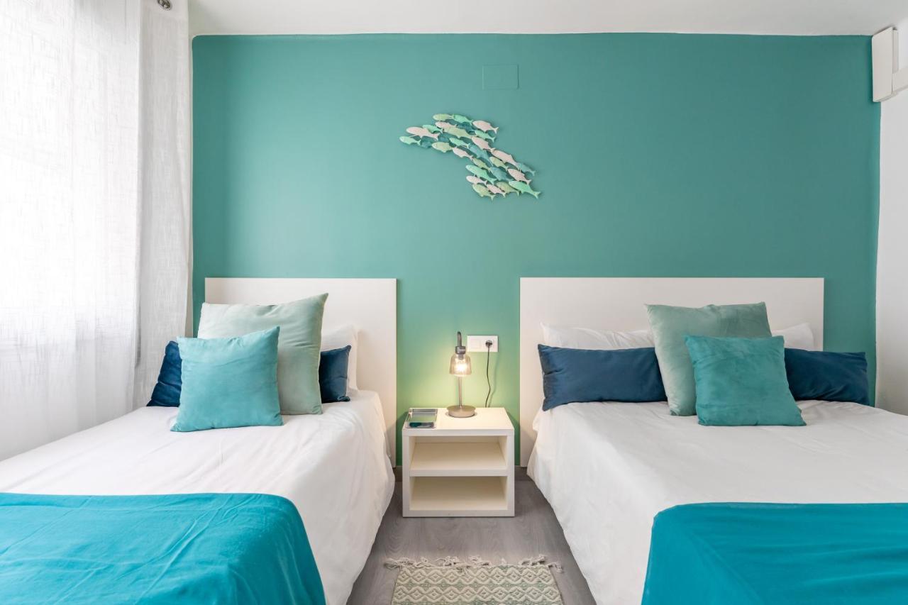 Beach Front Retro Hideaway In Salou Exterior photo