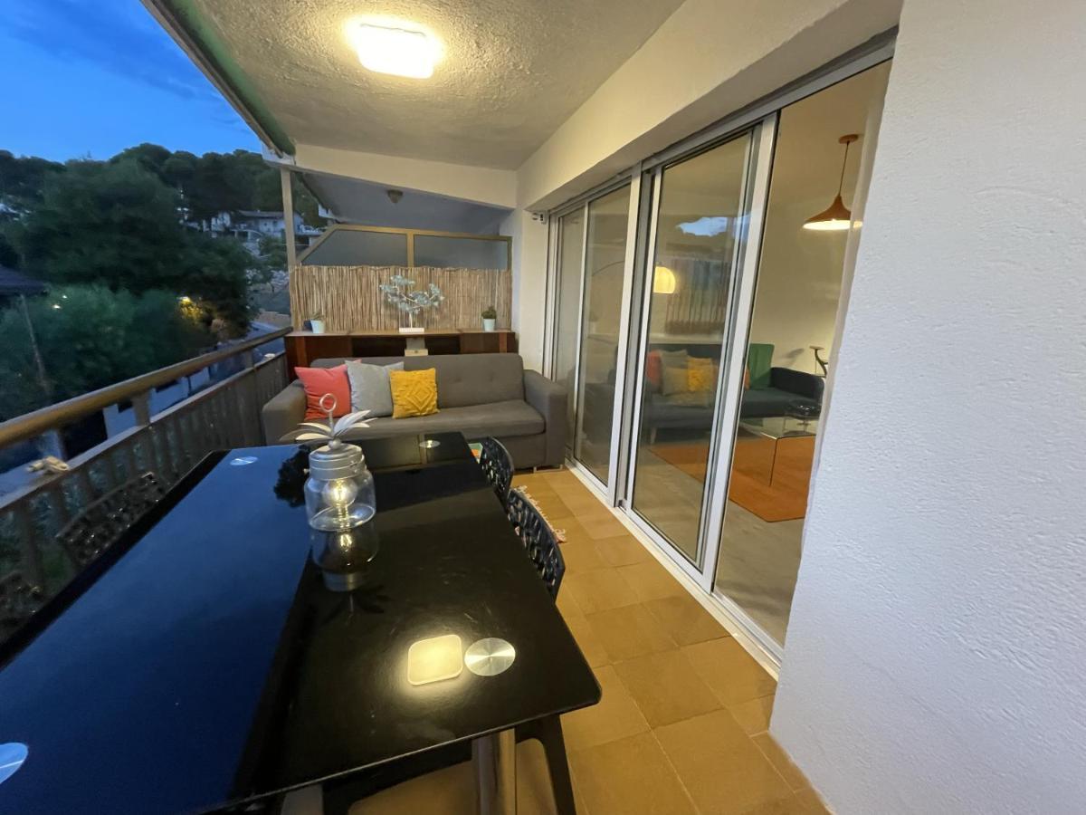 Beach Front Retro Hideaway In Salou Exterior photo